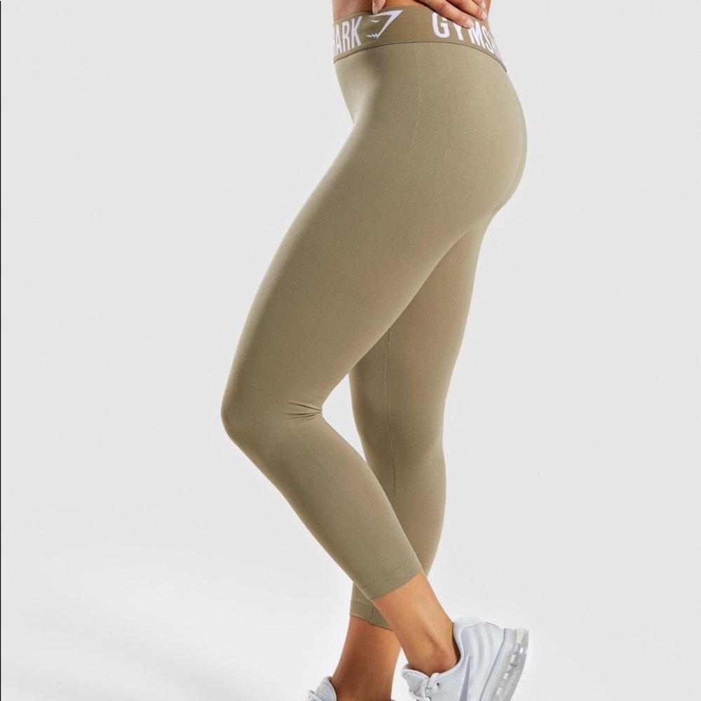 Gymshark Fit Cropped Leggings (Khaki)